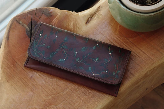 Handcrafted Bi-Fold Leather Wallet